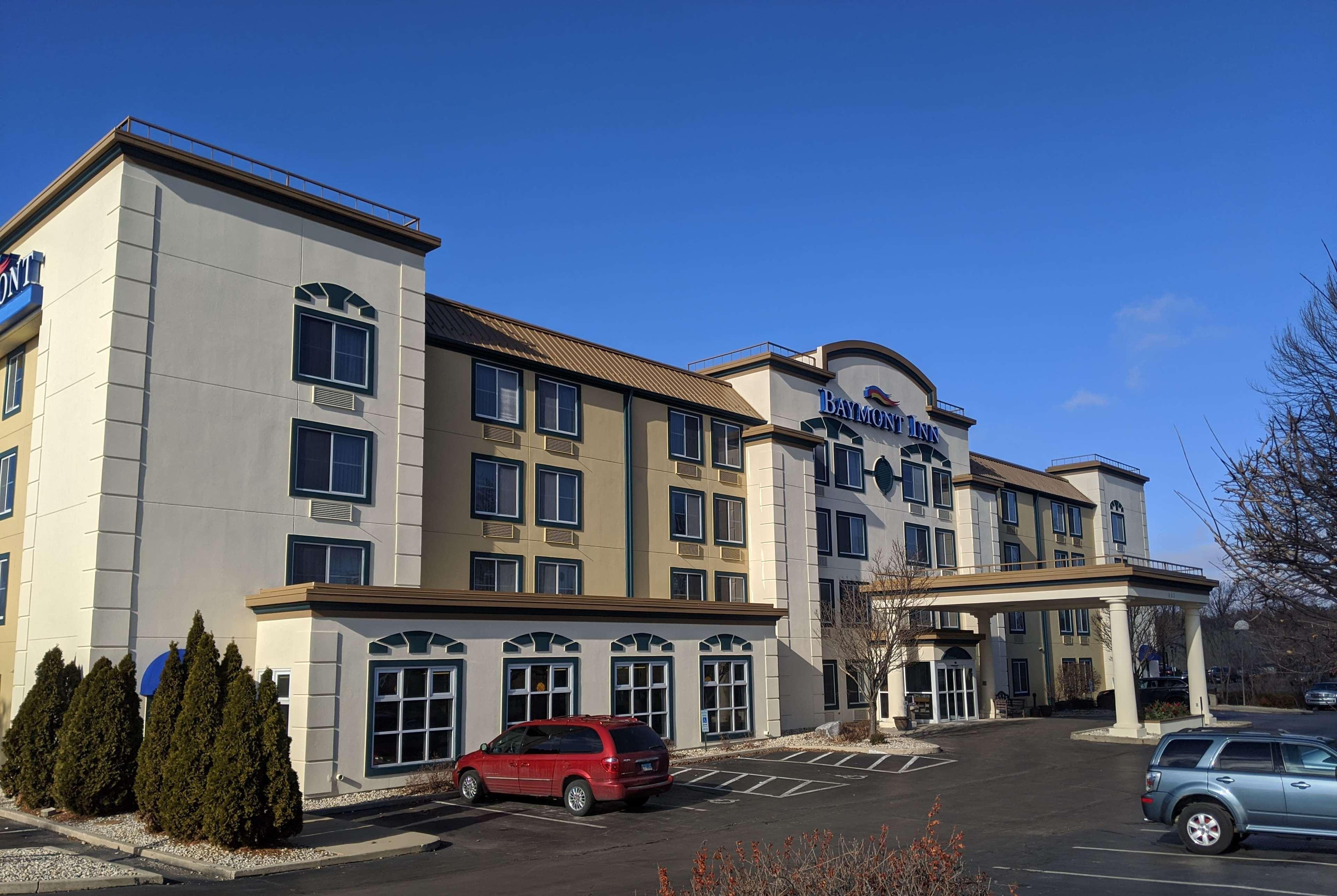 Baymont By Wyndham Rockford Hotel Exterior foto
